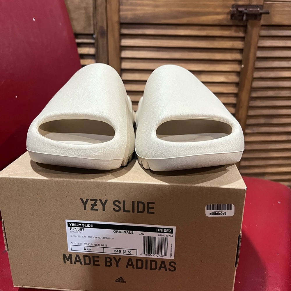 Yeezy Slides